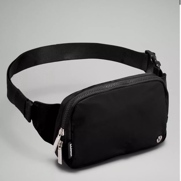 NWT Large Lululemon Everywhere Belt Bag - Picture 5 of 14